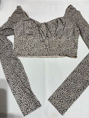 American Eagle Outfitters Beige Print Long Sleeve Crop Top